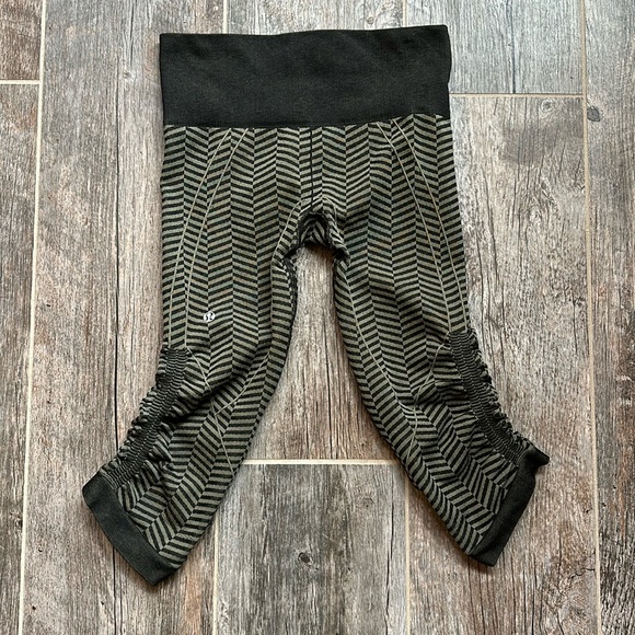 lululemon athletica Pants - Lululemon Ebb and Flow legging